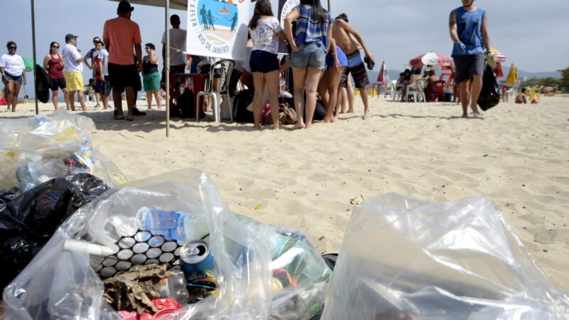 Prefeitura de Niterói participa do Dia Mundial da Limpeza com mutirões em praias e lagoas