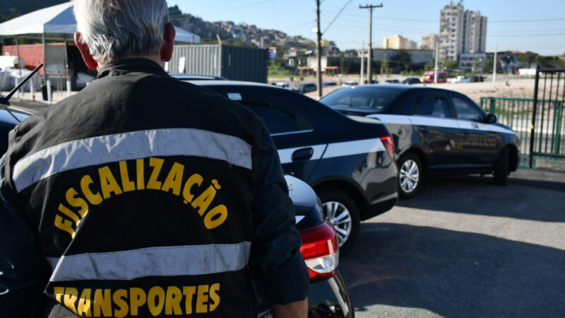 Prefeitura de Niterói abre vistoria para táxis com fabricação em 2013 e 2014