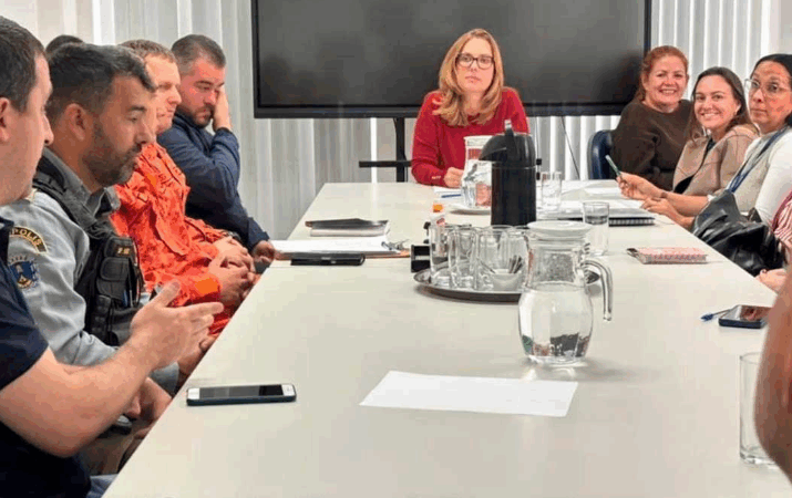 MPRJ e órgãos públicos debatem medidas para diminuir acidentes de trânsito em Petrópolis