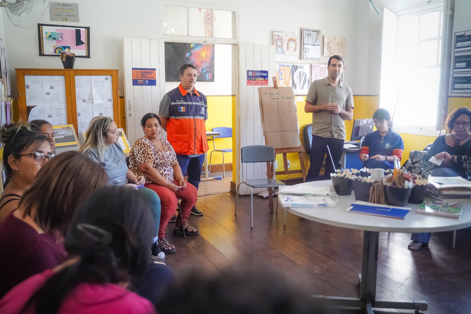 Cultura e Saúde promovem oficina da exposição “Penso, logo Sinto e Existo” para agentes comunitários de saúde em Itaboraí