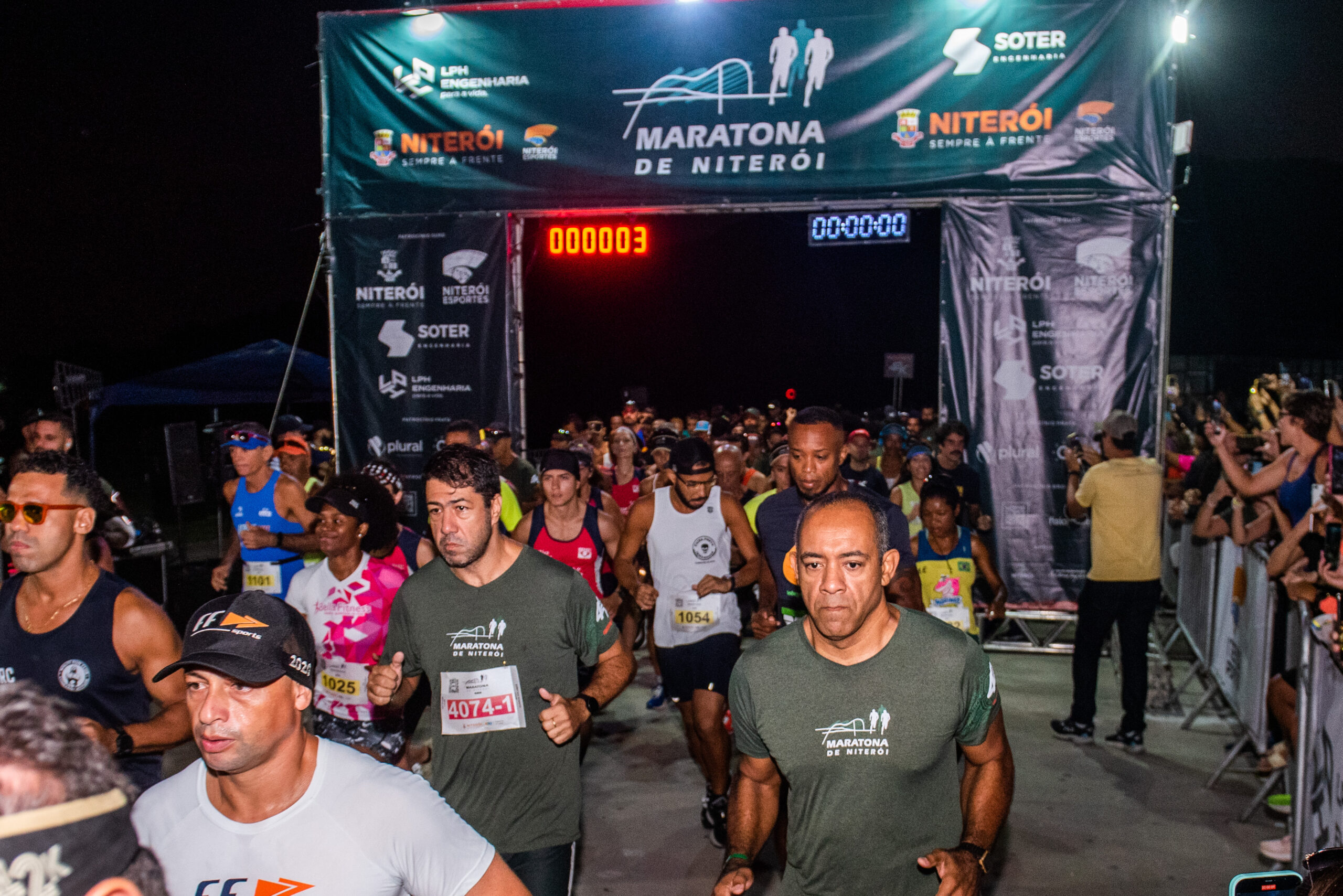 Maratona de Niterói 2025 bate recorde e reúne mais de 4 mil atletas