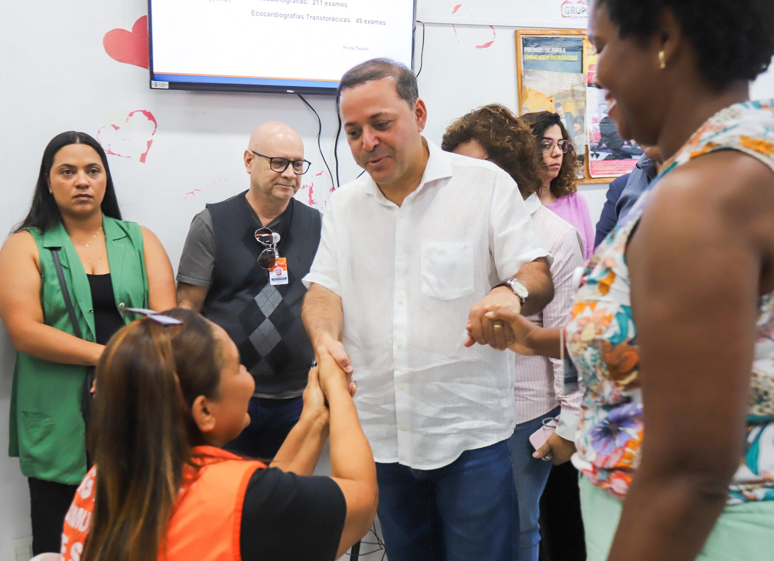 Prefeito Rodrigo Neves visita a Policlínica Regional do Largo da Batalha