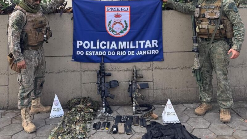 BOPE e CORE apreendem fuzis e pistolas em operação no Complexo do Lins