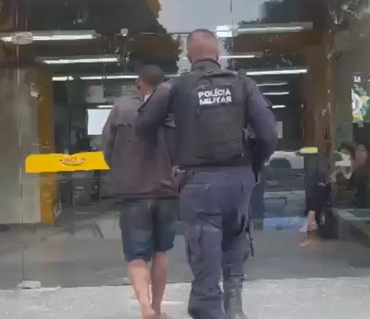 Operação no Holofote: 12º BPM prende traficante com mais de 250 porções de drogas