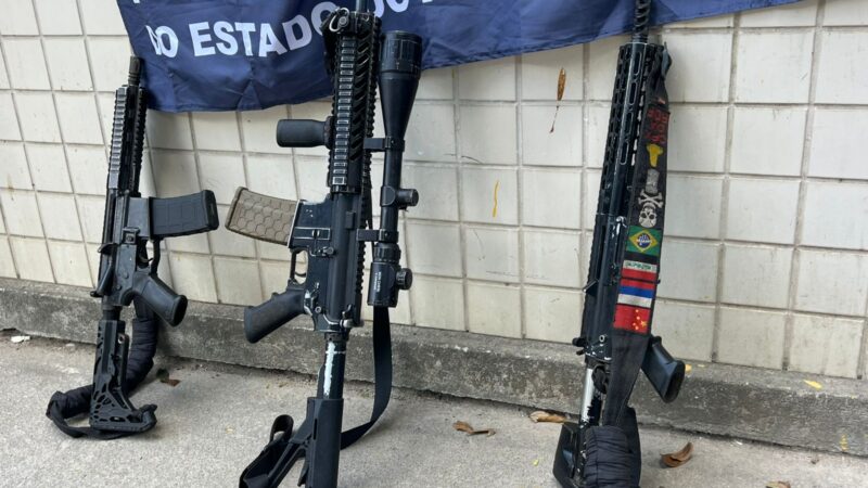 Três fuzis são apreendidos e três pessoas presas em grande operação do 7º BPM em São Gonçalo