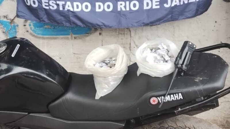 Ação 7º BPM no Mundel, em São Gonçalo, resulta em prisão e apreensão de drogas