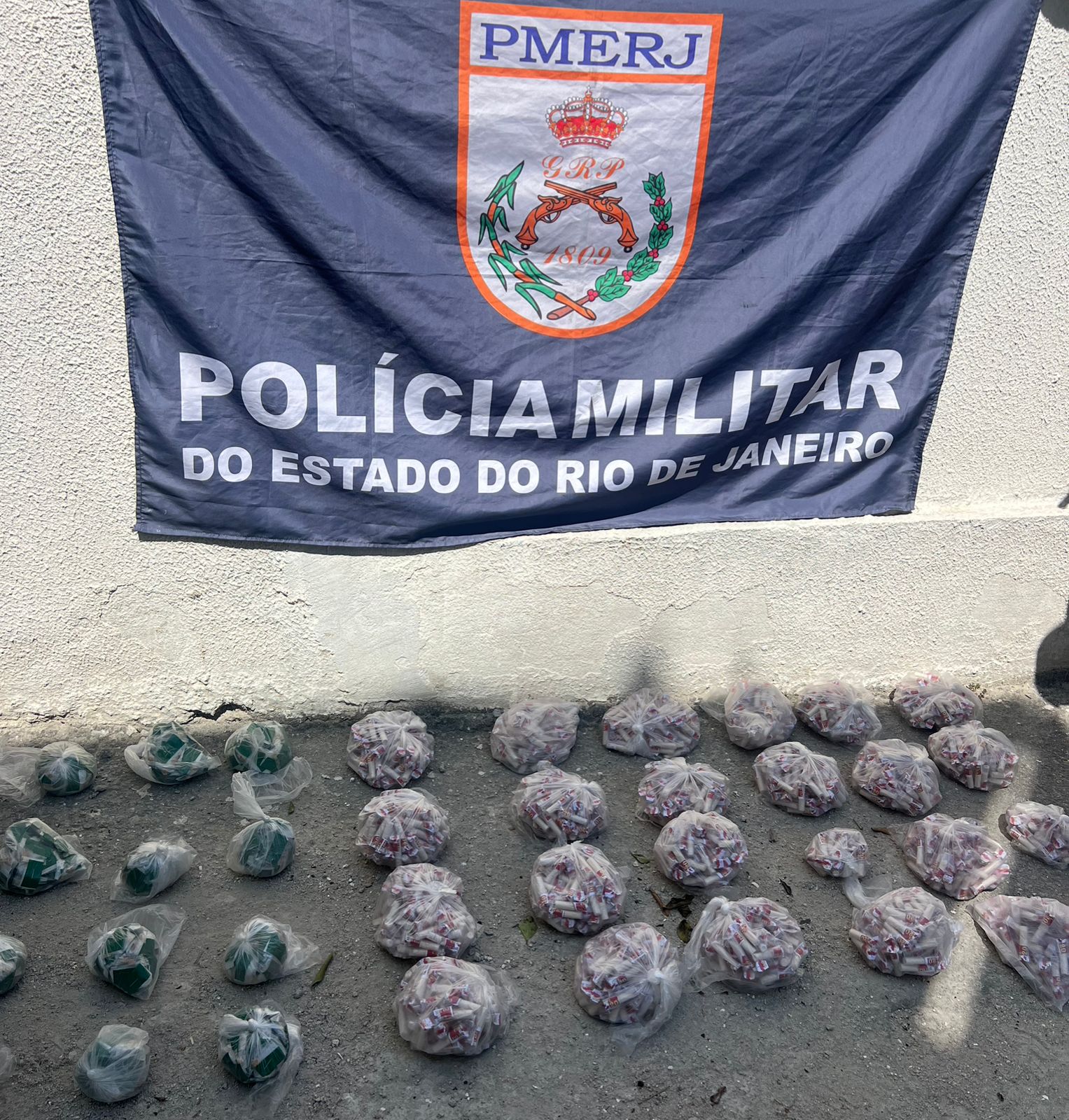 12º BPM DÁ DURO GOLPE NO TRÁFICO DO MORRO DO CAVALÃO