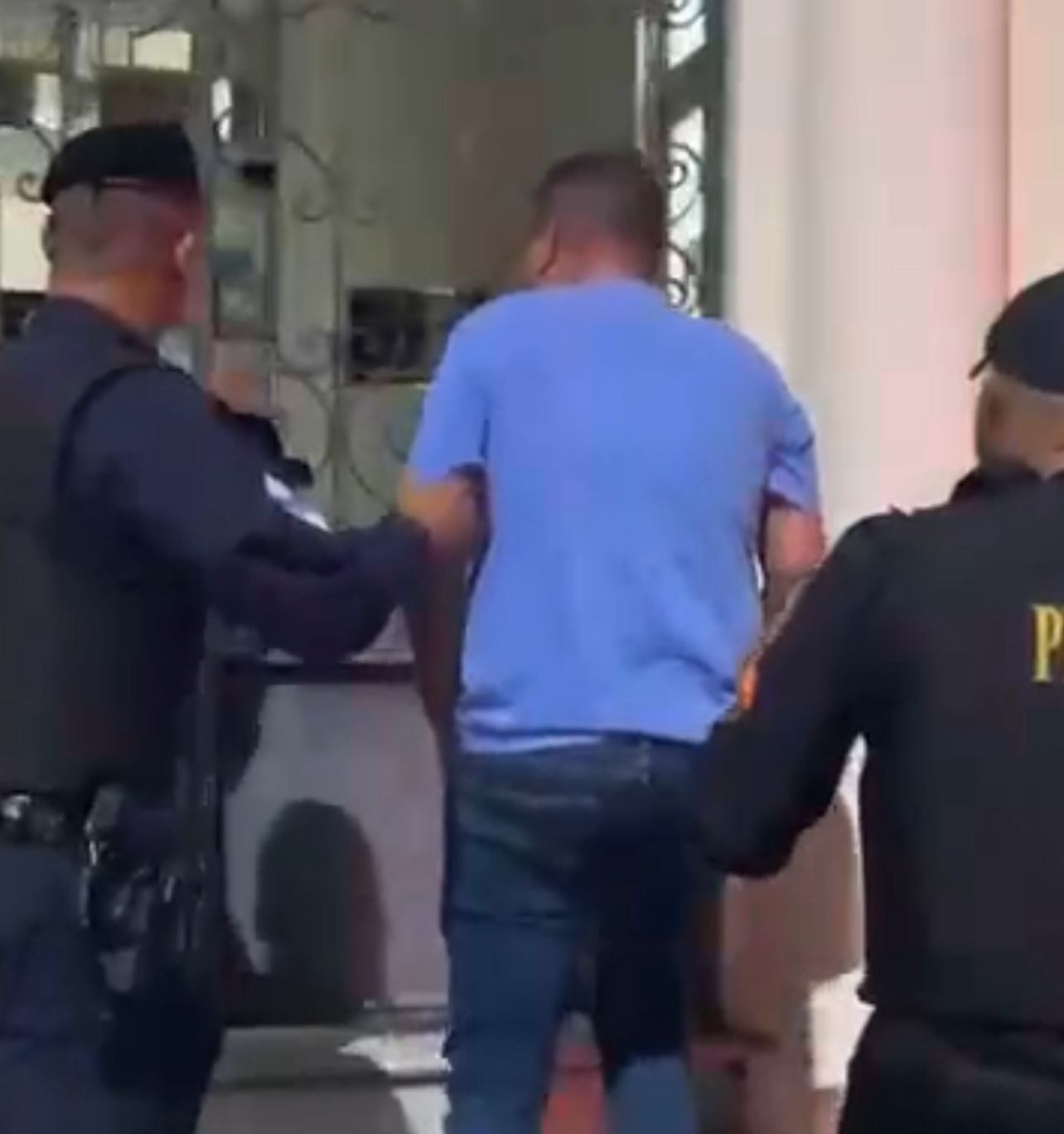 Homem é preso por porte ilegal de arma de fogo em Maravista, Niterói