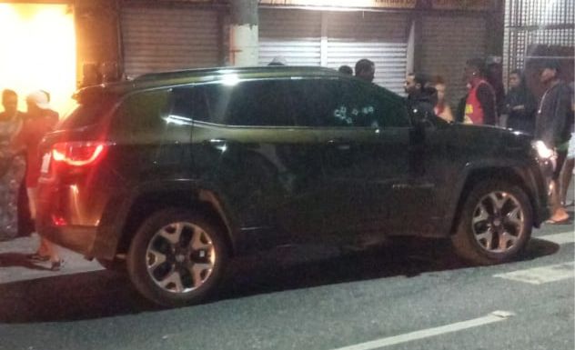 Homem é executado dentro do carro no Pacheco, em São Gonçalo