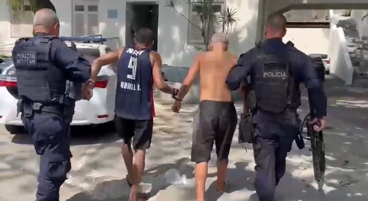 Dois suspeitos são presos por tráfico de drogas no Complexo do Viradouro, em Niterói