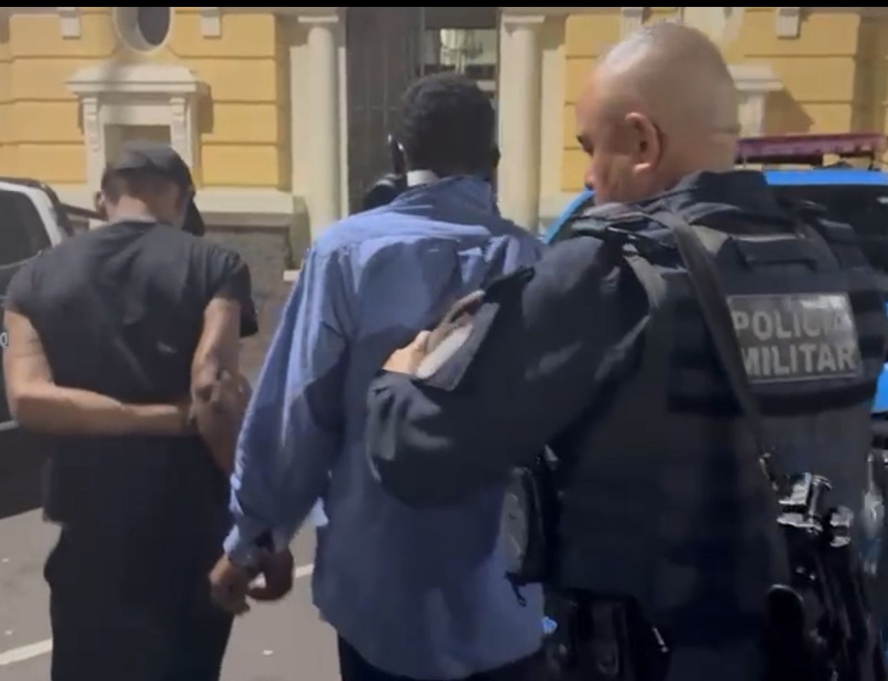 Polícia Militar prende dois homens por furto em estabelecimento comercial em Icaraí