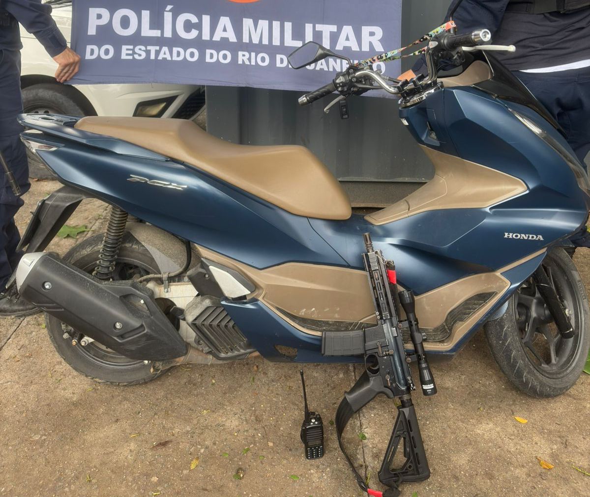 Ação do 7º BPM resulta na apreensão de fuzil e prisão em São Gonçalo