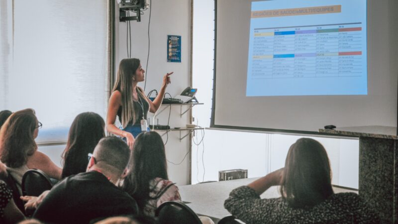 Itaboraí é destaque em apresentação de experiências exitosas da eMulti em encontro regional