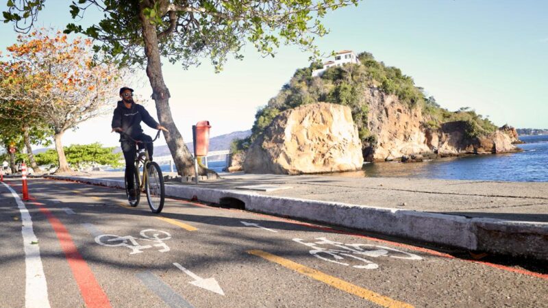 Prefeitura de Niterói entrega ciclofaixa na Orla da Boa Viagem e amplia malha cicloviária da cidade