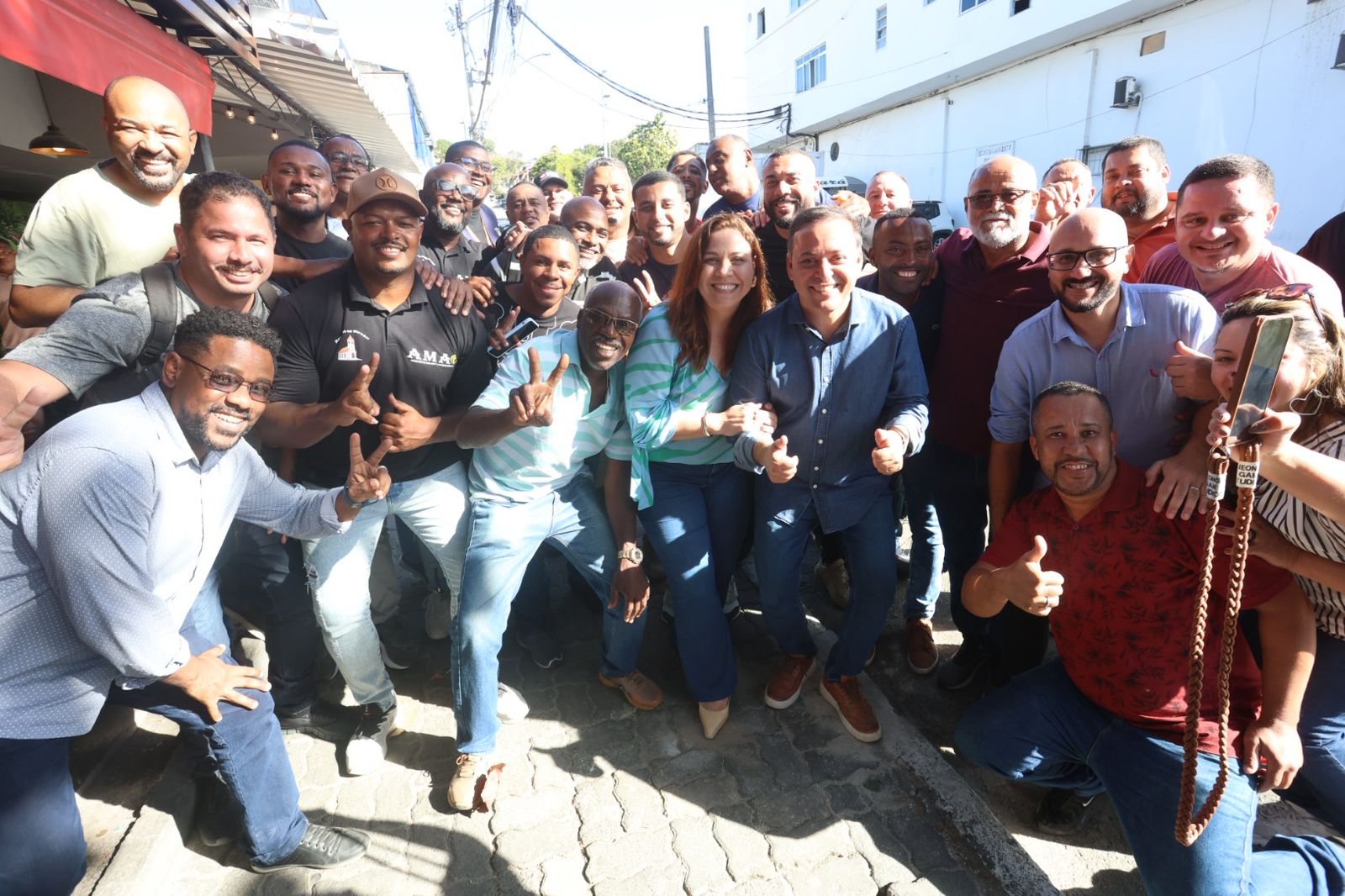 Prefeitura Móvel atende mais de 750 pessoas no Largo da Batalha