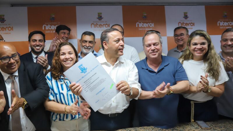 Rodrigo Neves sanciona lei que autoriza Prefeitura a contratar financiamento do BID para o Vida Nova no Morro