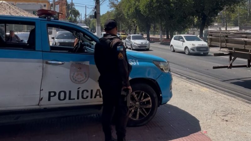 Após noite de caos, PM reforça policiamento na Zona Norte de Niterói
