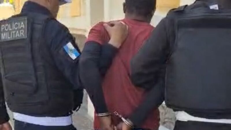 Foragido é preso no Baldeador (Niterói), e irmã também vai parar atrás das grades por desacato