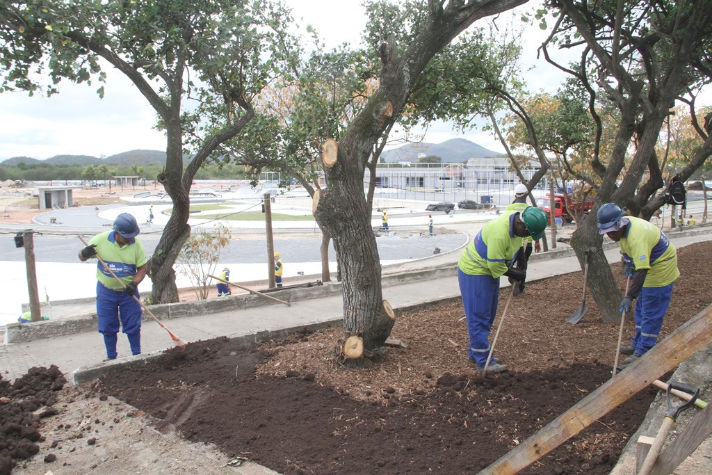 Prefeitura e Governo do Estado iniciam plantio de grama e mudas no Parque RJ