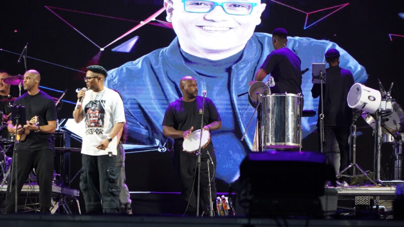 Pedro Sampaio e Matheus Fernandes contagiam público no São Gonçalo Fest