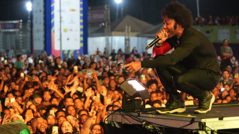 Thalles Roberto encerra o São Gonçalo Fest com noite de fé e louvor