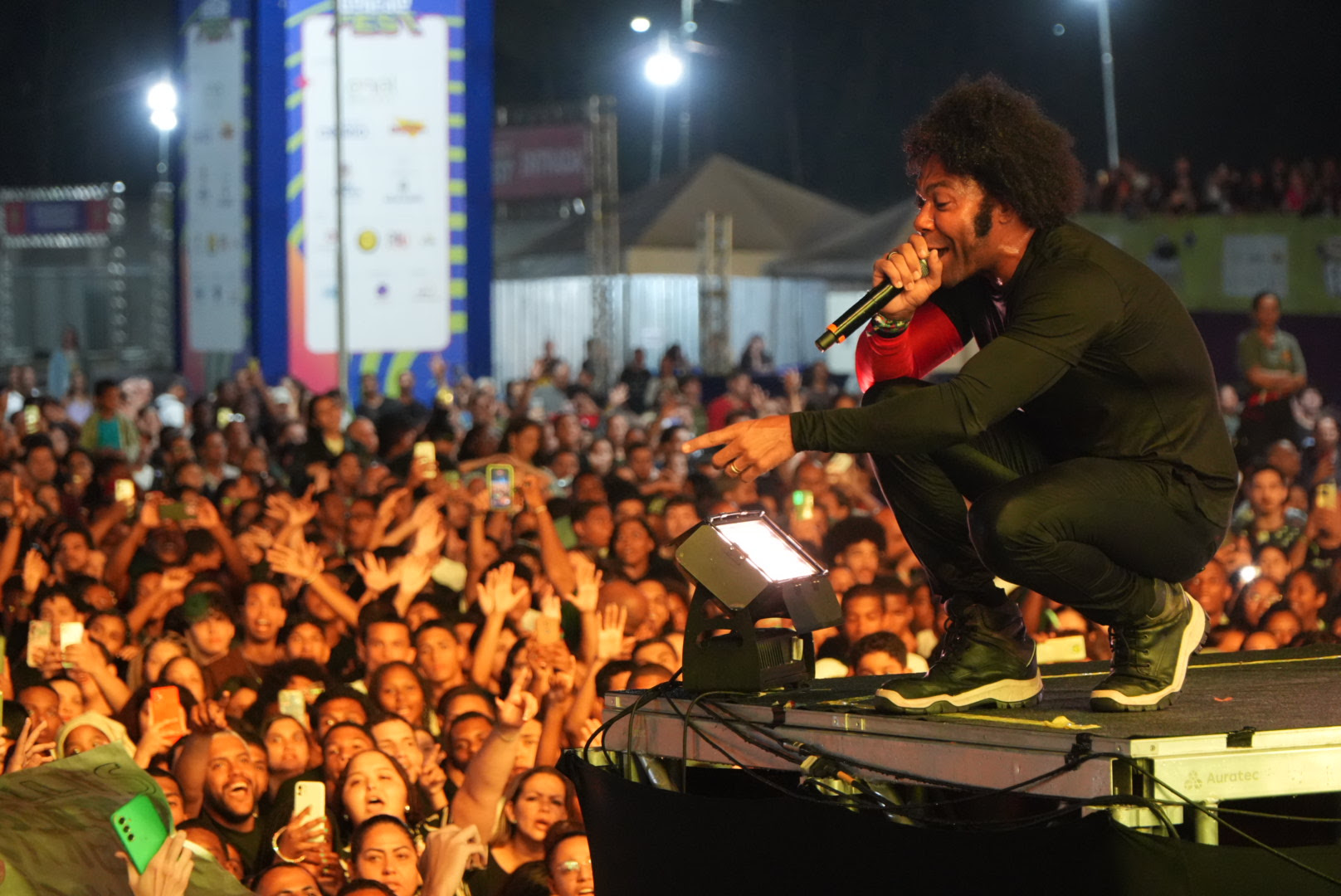 Thalles Roberto encerra o São Gonçalo Fest com noite de fé e louvor