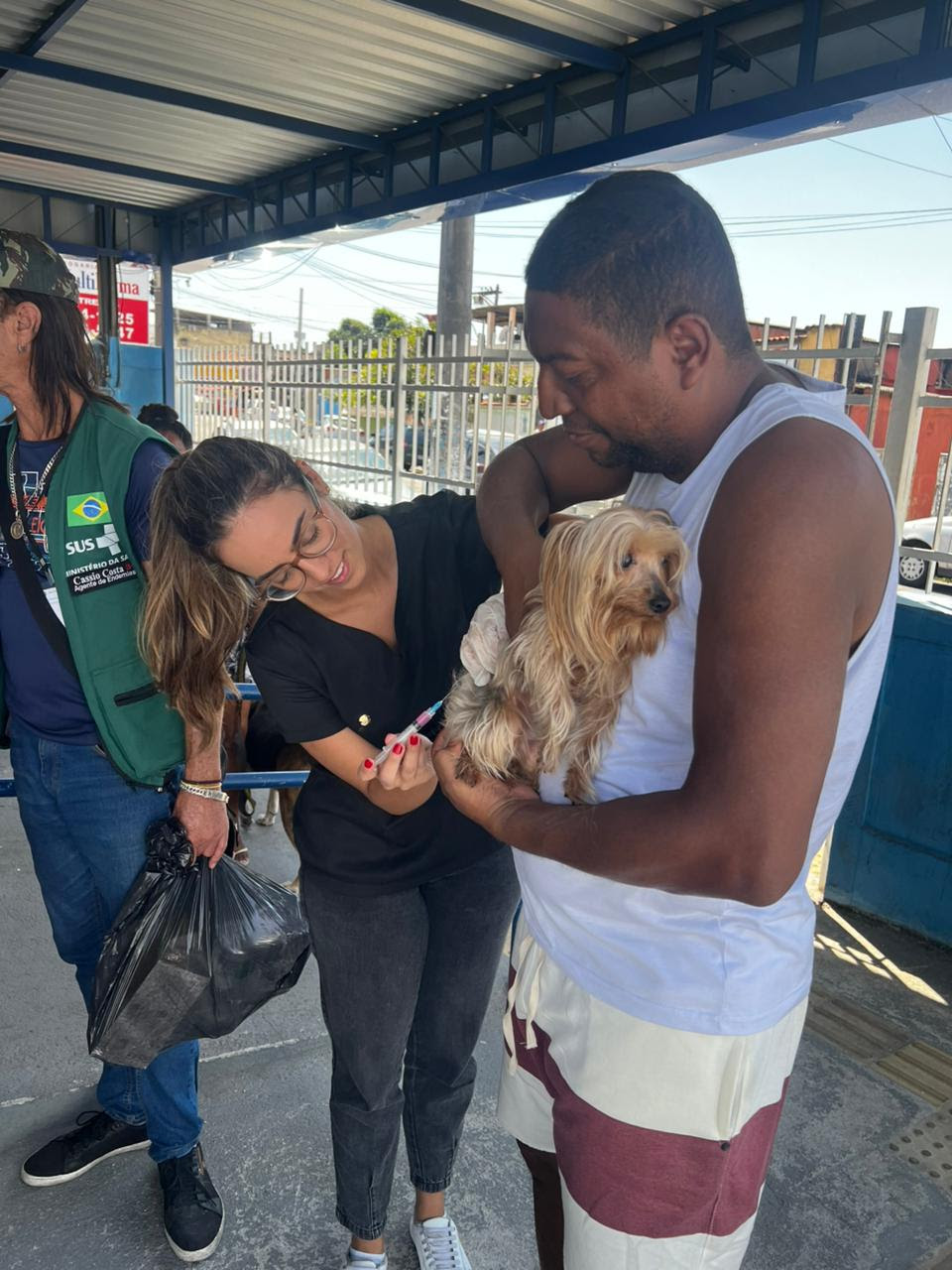 Primeira etapa da campanha de vacinação antirrábica imuniza mais de 52 mil cães e gatos em São Gonçalo