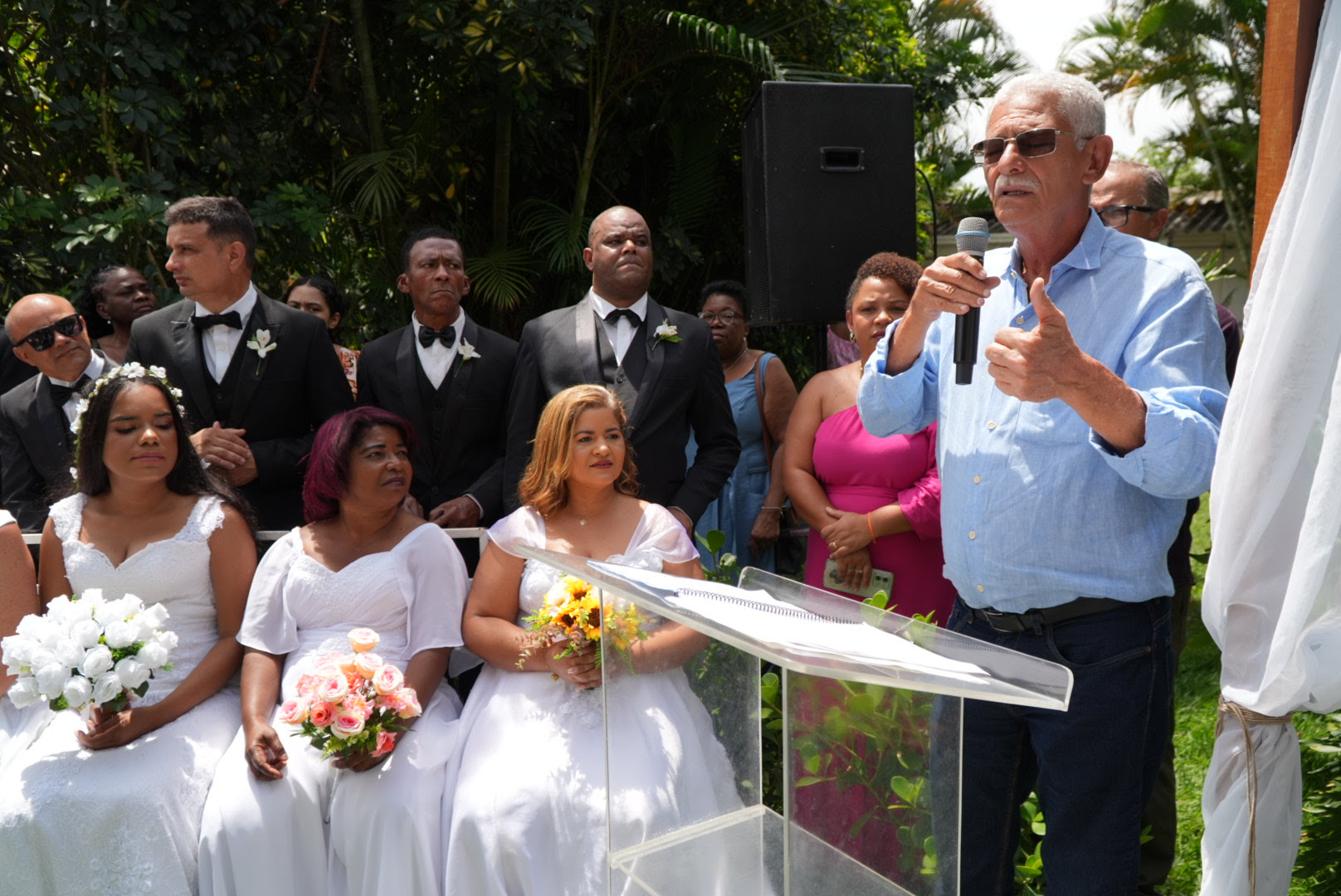 Casamento Comunitário realiza união de 35 casais em cerimônia em Vista Alegre