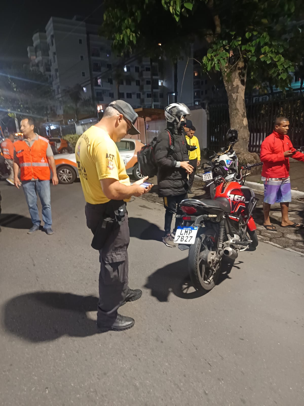 Prefeitura de Niterói realiza ação com abordagem de mais de 150 motos em Pendotiba
