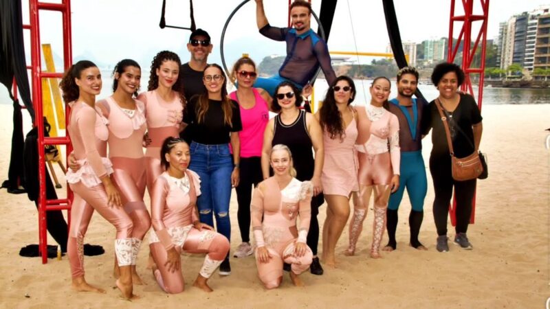 Projeto de acrobacia será apresentado gratuitamente nas praias de Charitas e Itaipu neste fim de semana 