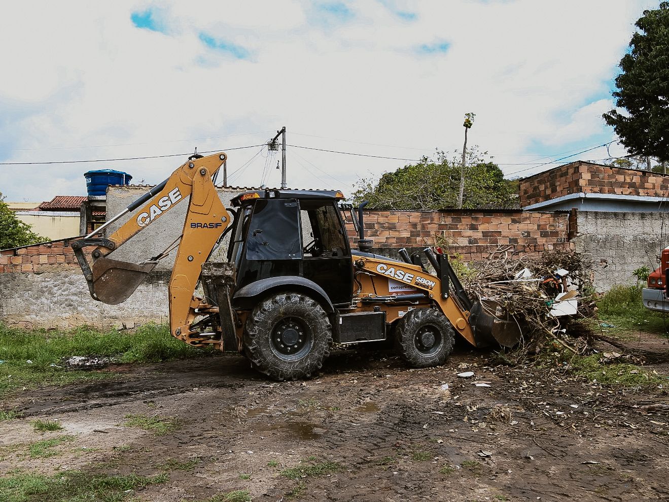 Conserlimpi reforça ações de limpeza urbana e conscientização sobre descarte correto de resíduos em Itaboraí