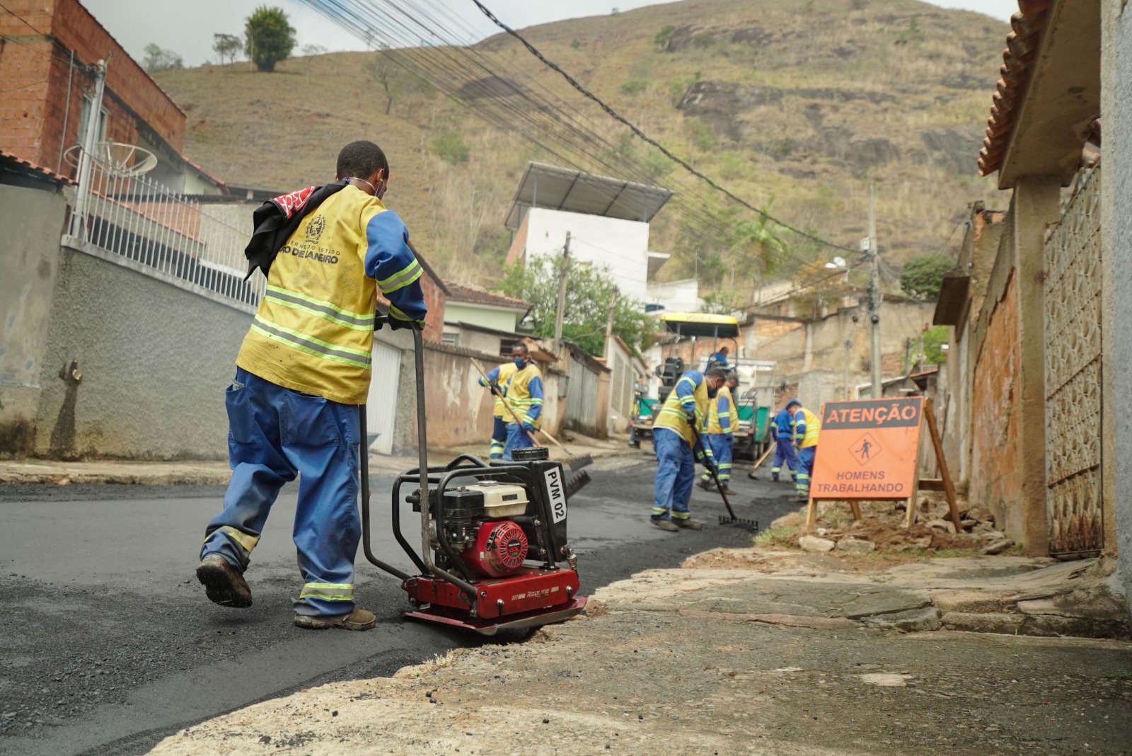 Secretário das Cidades: Douglas Ruas destaca avanços no recapeamento de mais de 28 km de vias na Região Sul Fluminense