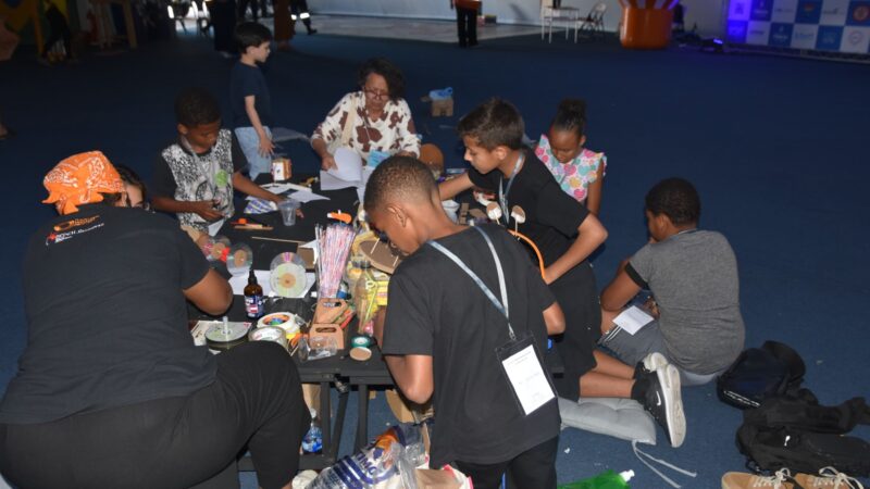 Clin participa da Semana Nacional de Ciência e Tecnologia realizada em Niterói