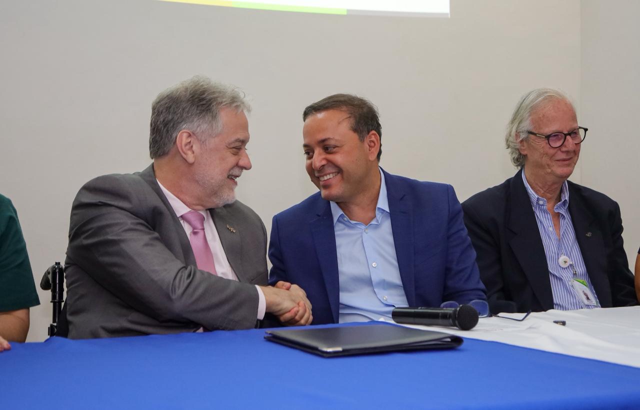 Prefeitura de Niterói firma nova parceria com a UFF e dá salto histórico na atenção básica com projeto de telemedicina e Navio-Escola