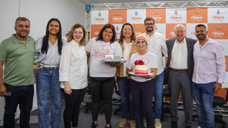 Prefeitura de Niterói entrega diploma aos novos formandos na Escola de Gastronomia Nédio Mocellin, no Fonseca