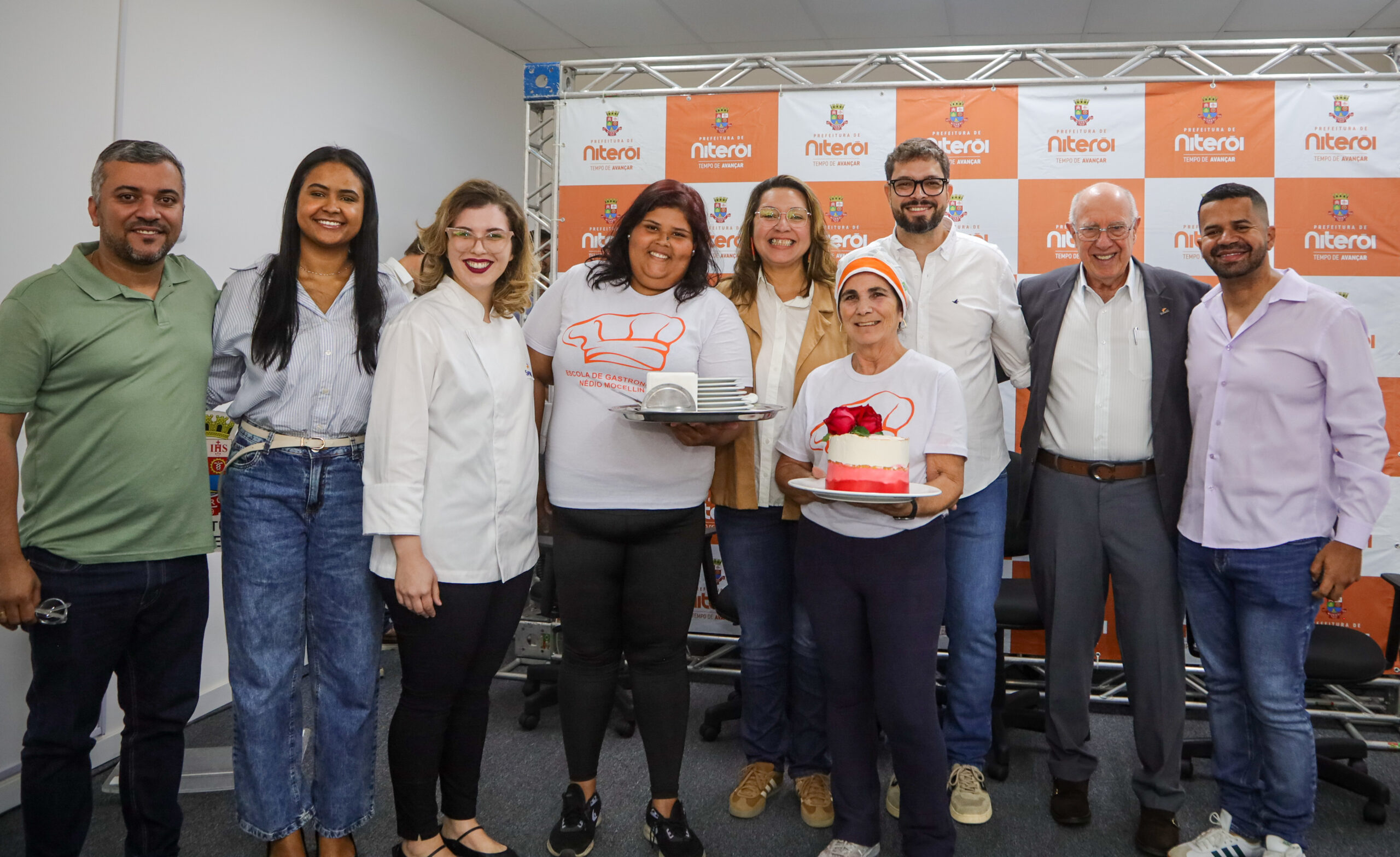 Prefeitura de Niterói entrega diploma aos novos formandos na Escola de Gastronomia Nédio Mocellin, no Fonseca