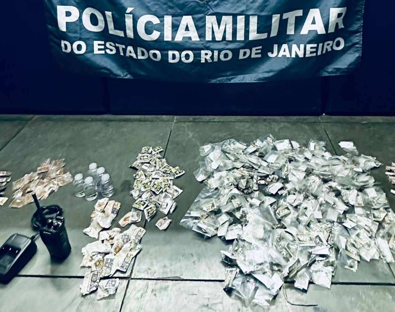 7º BPM apreende grande quantidade de drogas em operação no Boa Vista, em São Gonçalo