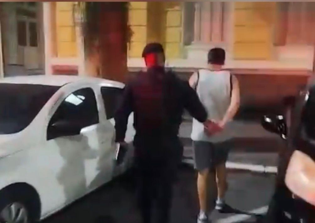 COVARDIA E REVOLTA EM NITERÓI, IDOSA É AGREDIDA PELO PRÓPRIO FILHO