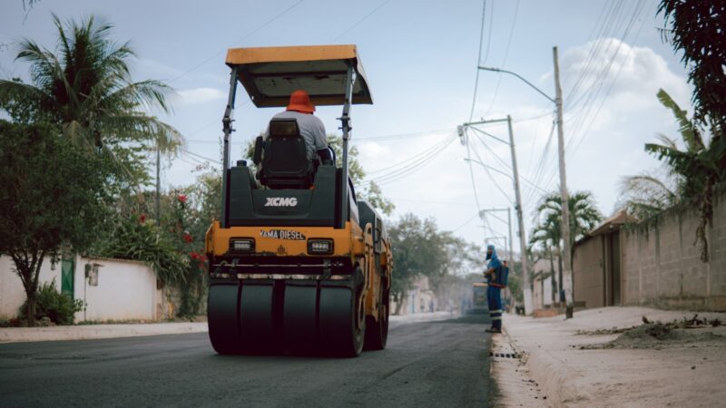 Itaboraí avança com obras de drenagem e pavimentação no bairro Retiro São Joaquim em parceria com o Governo do Estado