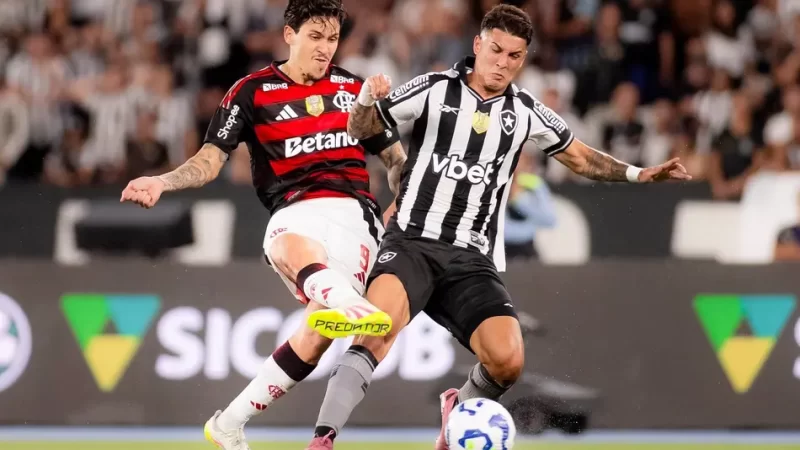 Flamengo atropela Botafogo no Nilton Santos e segue firme na perseguição ao líder