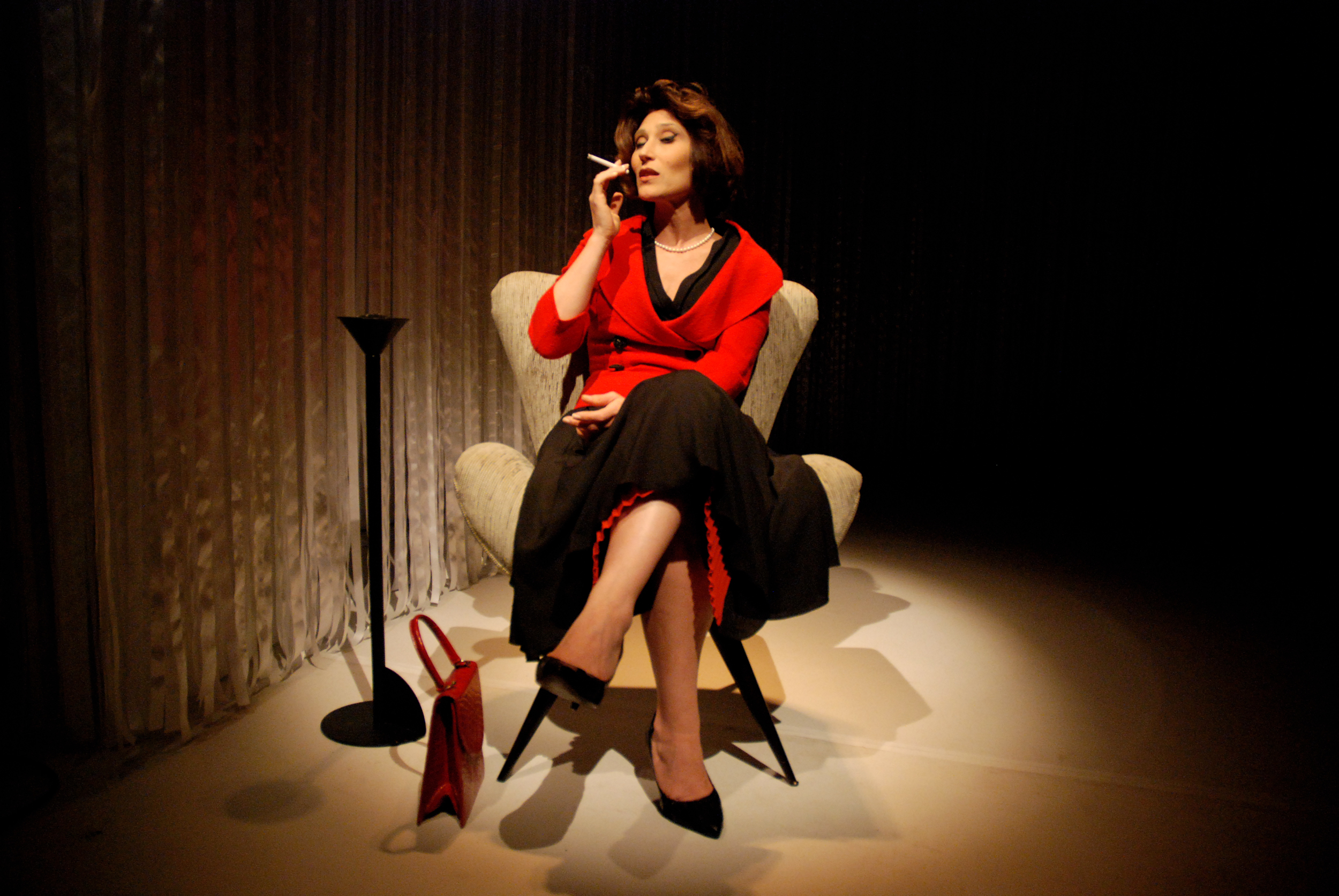 Beth Goulart apresenta “Simplesmente eu, Clarice Lispector” de graça, em Niterói