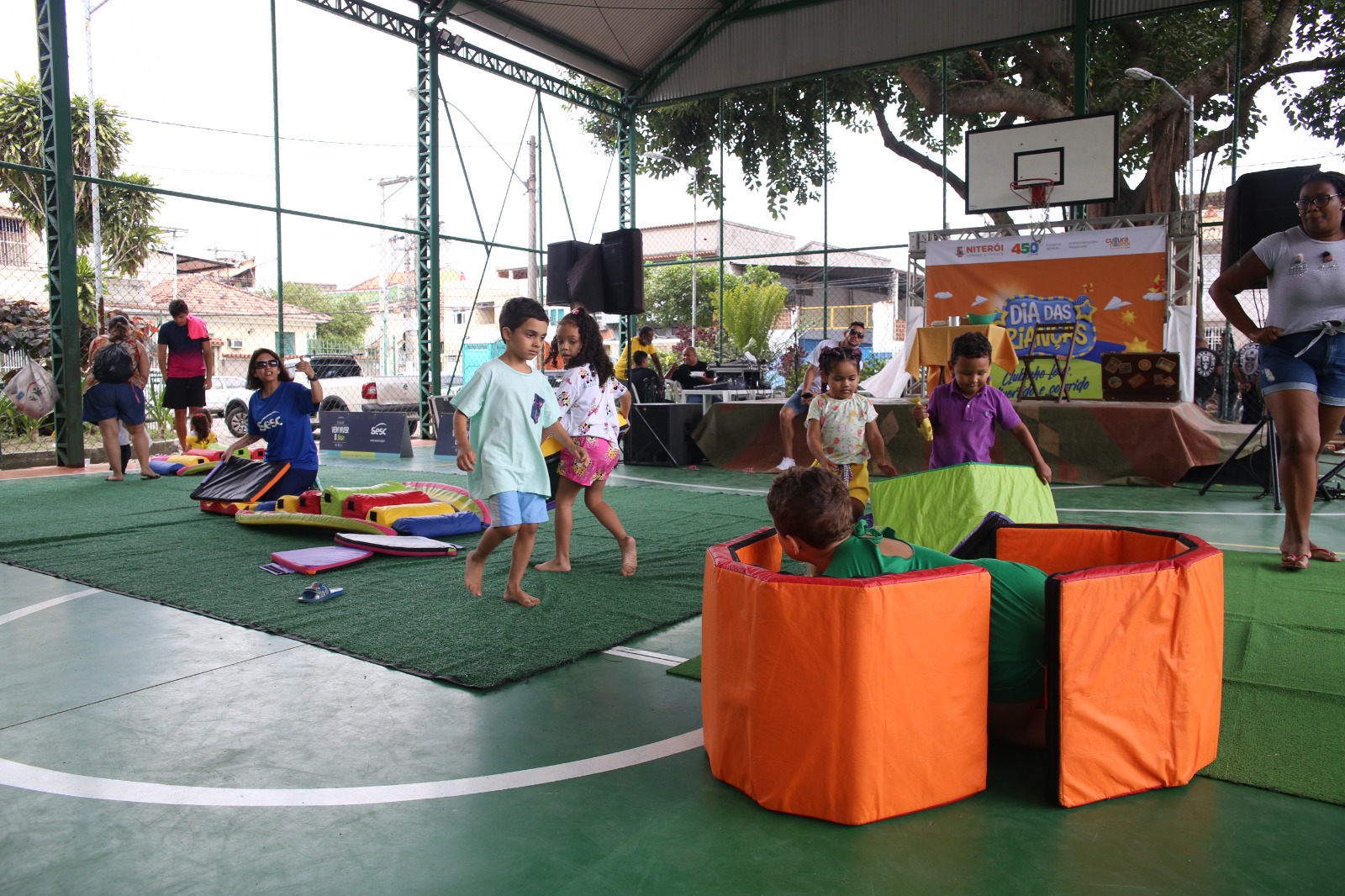 Prefeitura de Niterói realiza Ação Social no Ponto Cem Réis