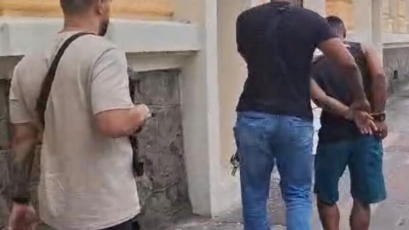 POLÍCIA CIVIL PRENDE HOMEM VENDENDO BICICLETA FURTADA EM SHOPPING NO CENTRO DE NITERÓI