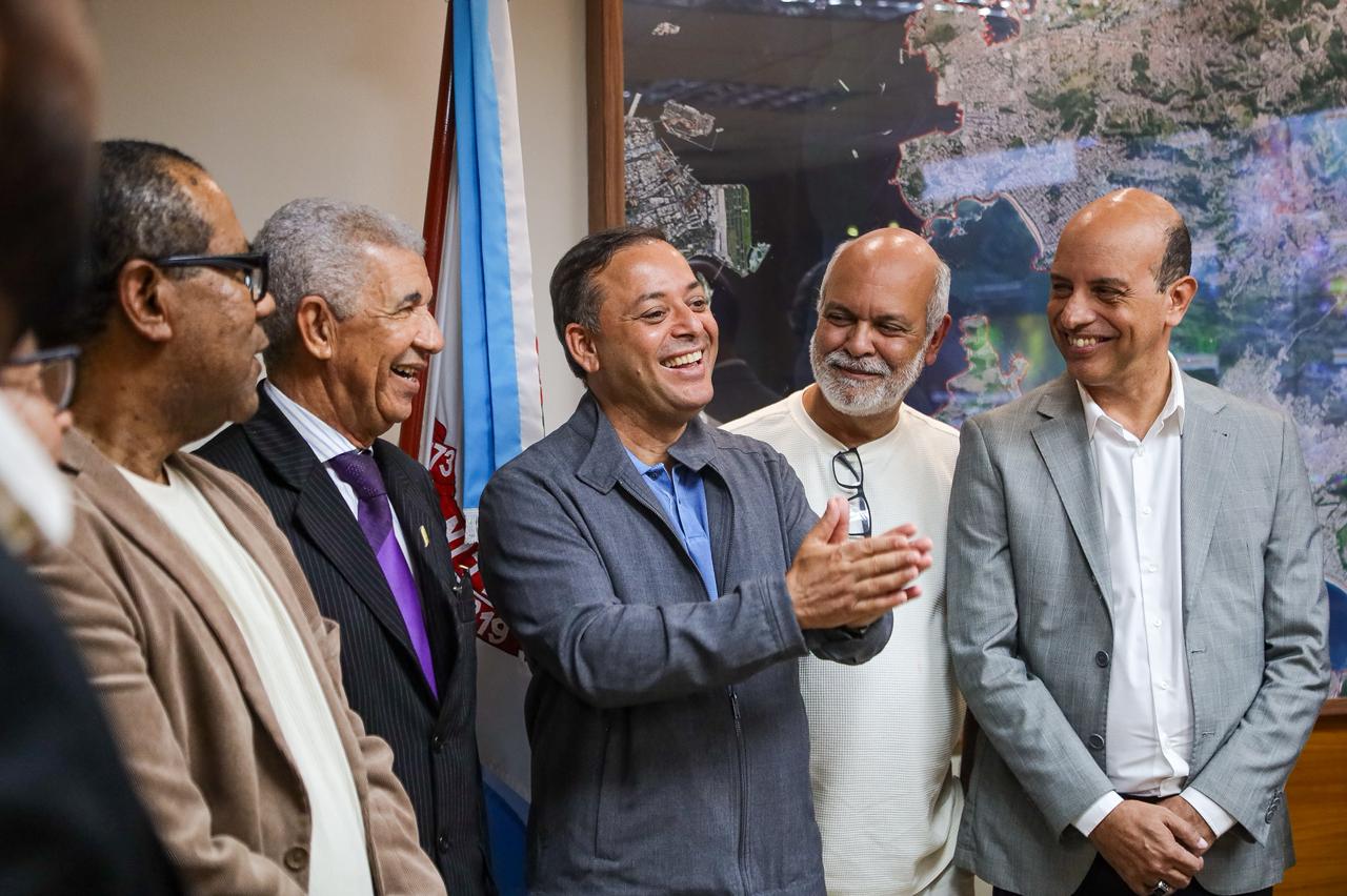 Prefeito de Niterói recebe diretoria da Convenção de Ministros das Assembleias de Deus