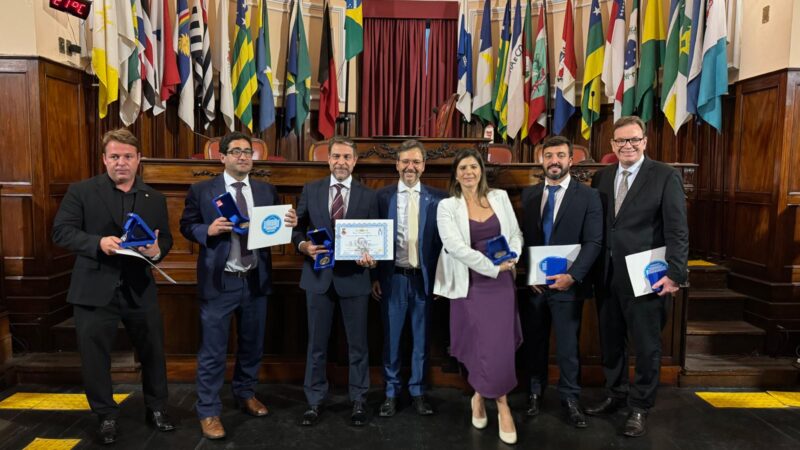 Homenagens marcam Sessão Solene do vereador Daniel Marques no Mês dos Animais