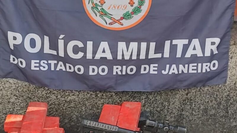 POLÍCIA MILITAR APREENDE FUZIL E GRANDE QUANTIDADE DE DROGAS EM JARDIM CATARINA