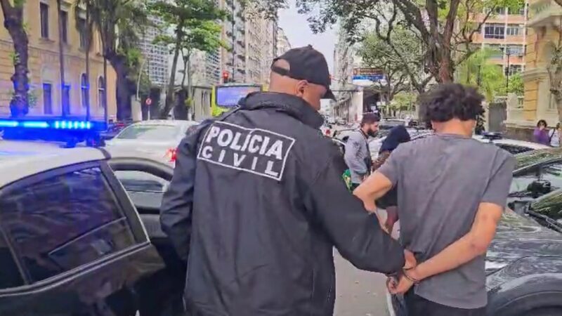 Policiais civis da 76ª DP prende três suspeitos de tentativa de latrocínio contra porteiro de hotel em Niterói