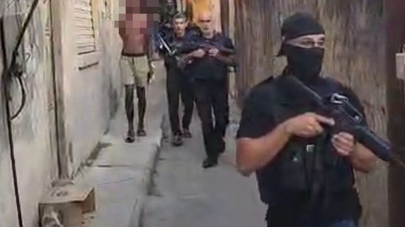 Polícia Civil cumpre mandado de busca e apreensão no Morro da Otto, em Niterói