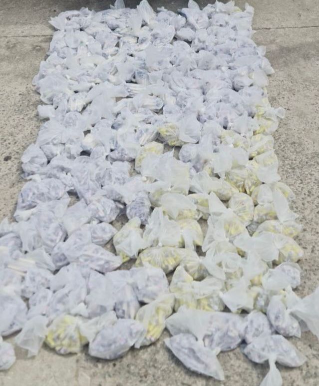 Comando de Policiamento Rodoviário (CPRv), faz grande apreensão de drogas na RJ-118, em Saquarema