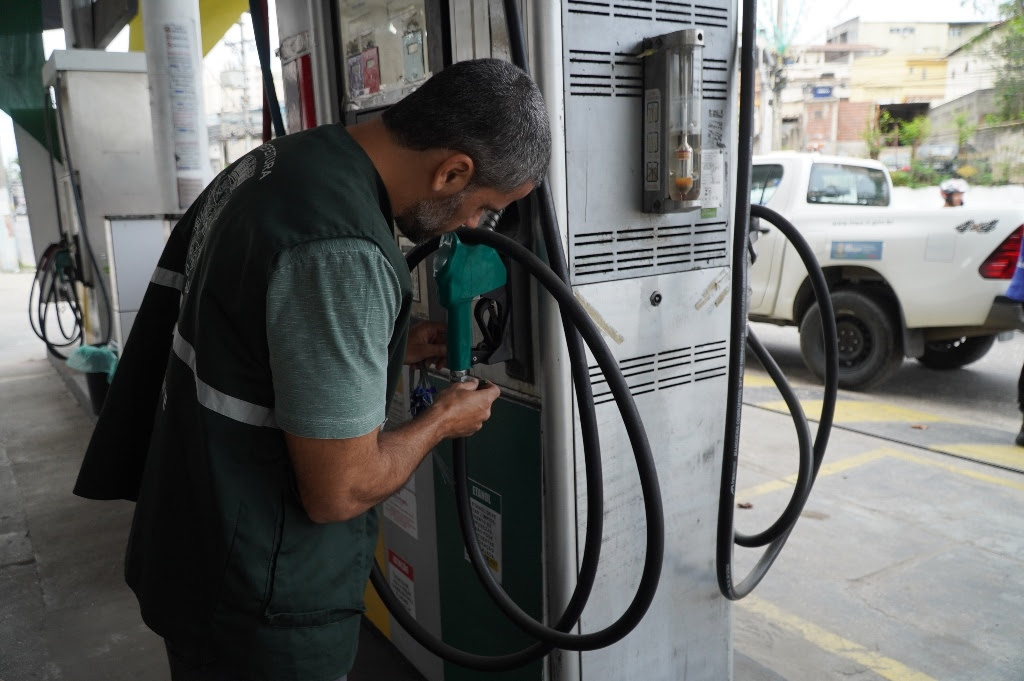 Prefeitura de São Gonçalo combate funcionamento irregular de estabelecimentos comerciais